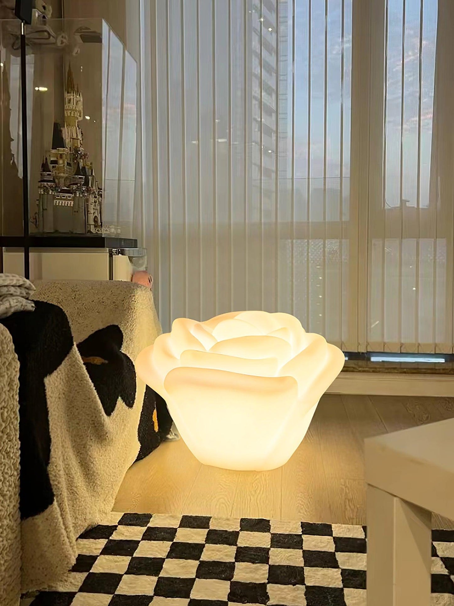 White Rose Shaped LED Task lamp Table Lamp