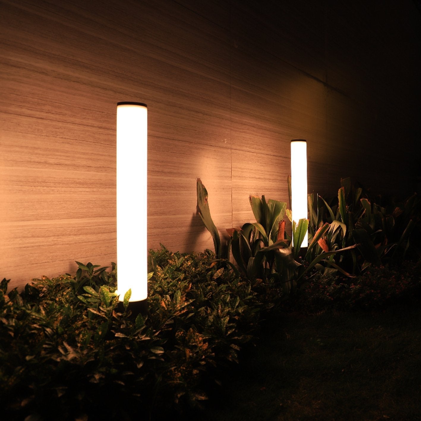 Slender Cylindrical Waterproof Modern Pathway Lights Outdoor Light