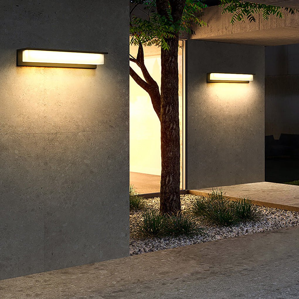 Contemporary Stainless Steel Linear LED Strip Outdoor Wall Light ??Modern, Weatherproof for Garden Villa